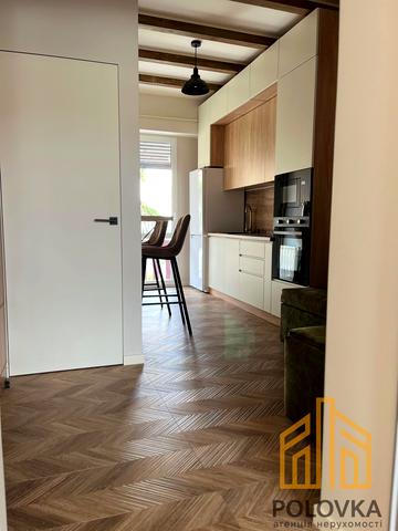 набережна Незалежності вул., 13