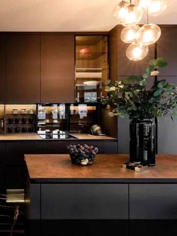 Університетська вул., 1