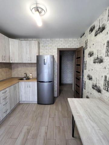 Героїв України вул., 4