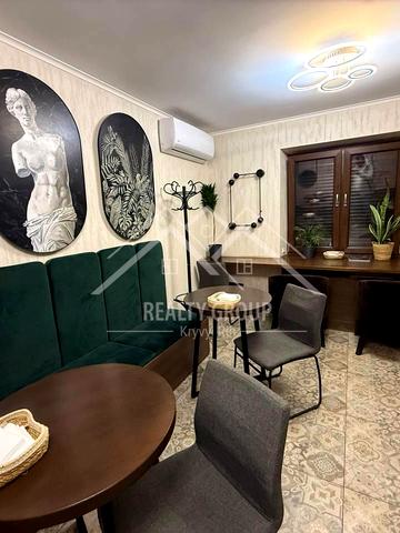 проспект Металургів, 38