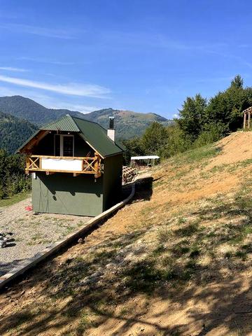 Здається Житло, у Рахові. Садиба, Zatyshok.