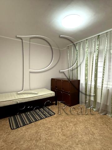 Вокзальна вулиця, 13