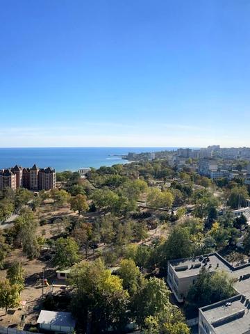 Хантадзе вул., 4