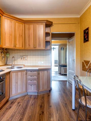 Київська вул., 26