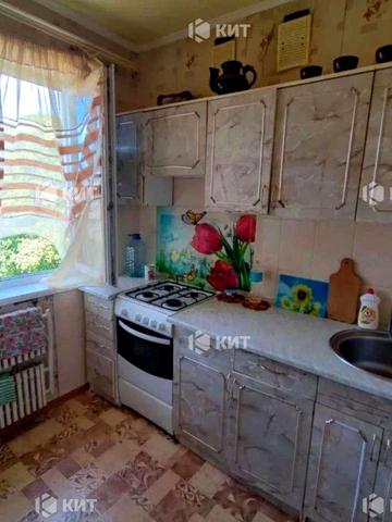 Світла вул., 8