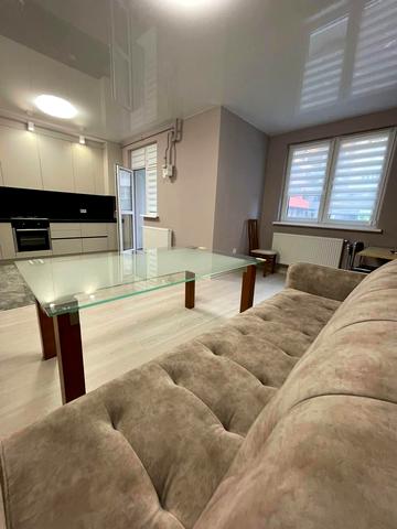 Під Голоском вул., 8