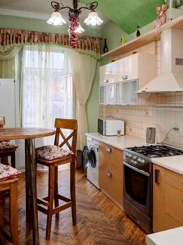 Оренда 4-кімнатної двохрівневої квартири в центрі Дрогобича