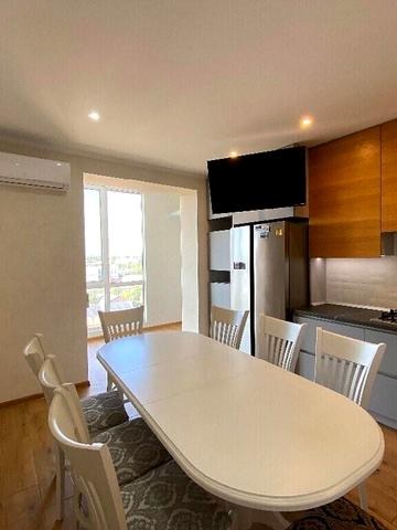 Олега Антонова вул. (Карла Маркса), 13б