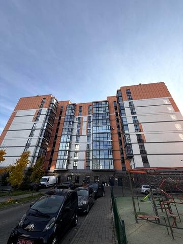 Привокзальна вул., 10-Б