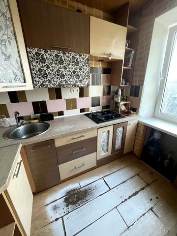 Узбекистанська вул., 7