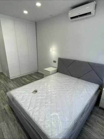 Миколи Гулака вул., 4