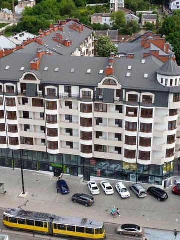 Богдана Хмельницького вул., 76