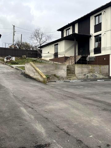 Братів Котенків вул., 12