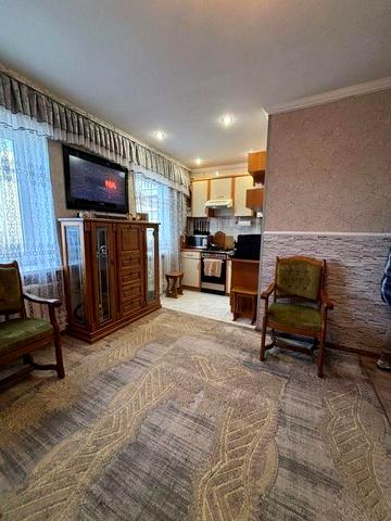 Продам квартиру в центрі міста Шептицький.