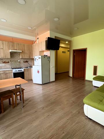 Дмитрівська вул., 19