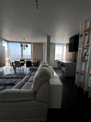 Продаж квартири з терасою Чорноморська