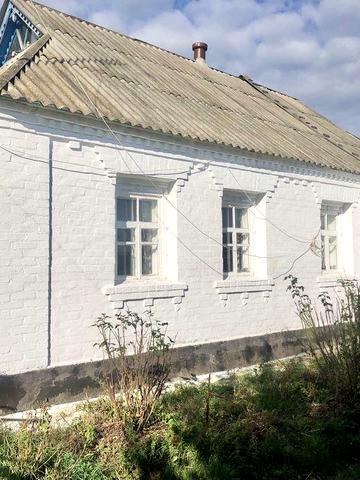 Продам будинок біля річки в селі Пугачівка.