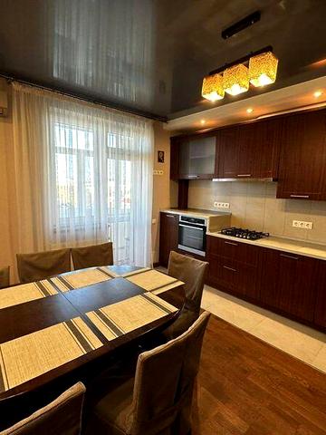 Довгострокова оренда 3к Квартира Угорська вулиця