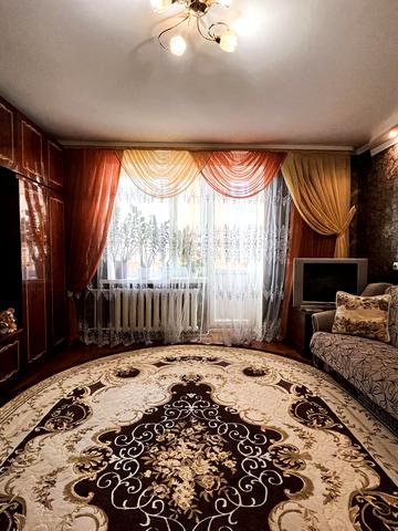 Ветеранів вул. (Артема), 9