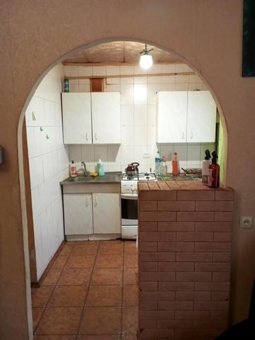 Познанська вул., 10