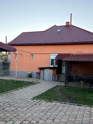 Олега Ольжича вул. (Івана Лобачевського), 15