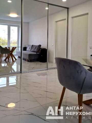 Євгена Тельнова вул., 3