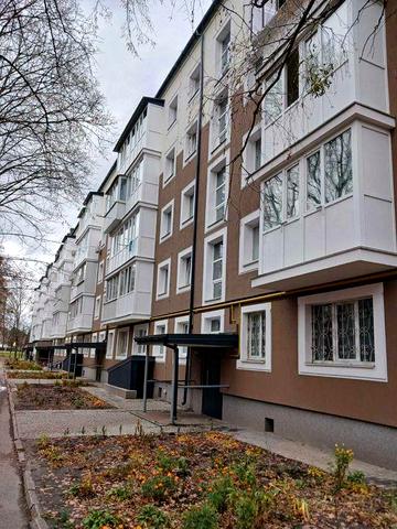 Продається простора та світла 2-кімнатна квартира у центрі м. Буча