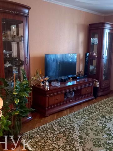 Вячеслава Чорновола вул. (), 26