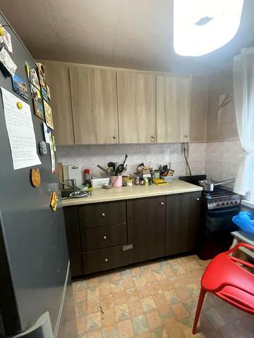 Романа Ратушного вул. (Волгоградська), 18