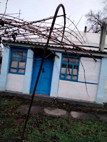 Продам  будинок  в житловому стані.