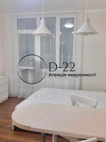 Продаж 1-кімнатна квартира-студія Харківське шоссе,188 метро Вирлиця