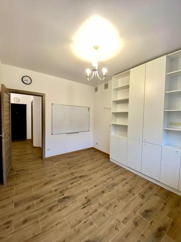 Карпа Валовня вул., 20/2