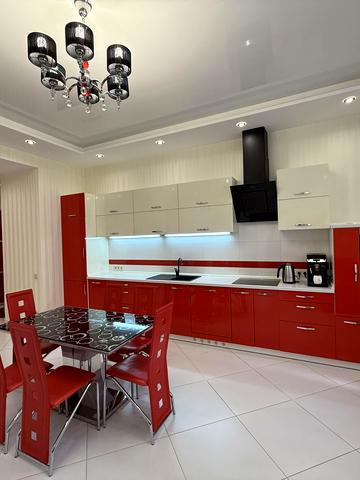 Дмитра Яворницького просп. (Карла Маркса), 3