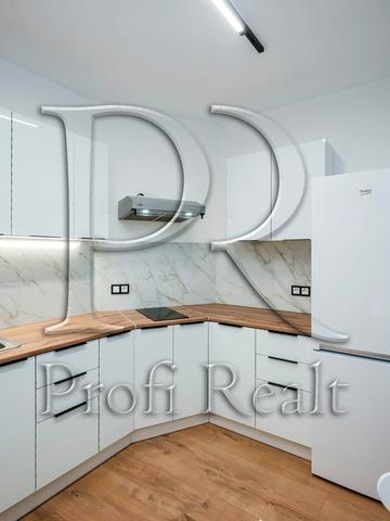 Юлії Здановської вул. (Ломоносова), 83-Г