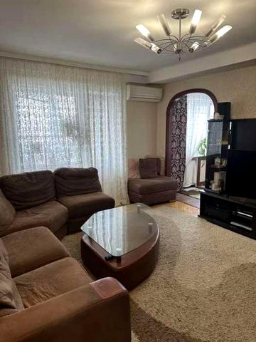 Русанівська набережна вул., 8/1