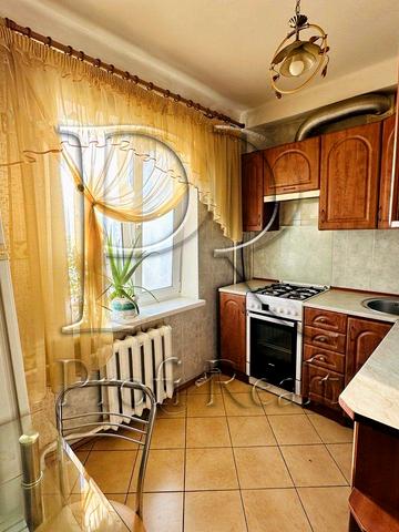 Івана Дзюби вул. (Сімї Сосніних), 8