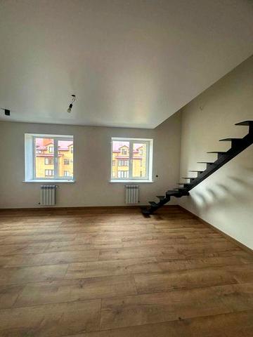 Продаж  просторої  3-кімнатної квартири з ремонтом у  Нетішині ЖК Енерегтиків