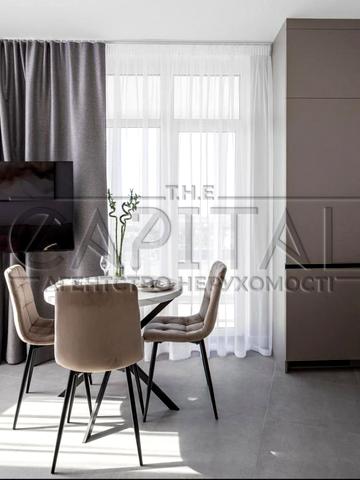 Олеся Бердника вул., 9