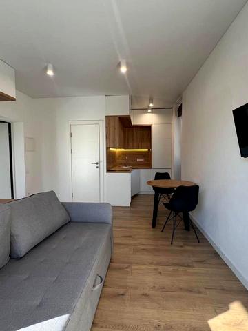 Карпатська вул., 26