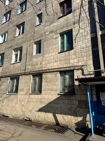 Продам 1 кім. на вул. Кременчуцькій