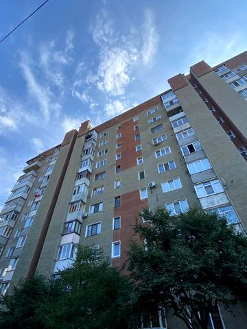 Угорницька вул., 14