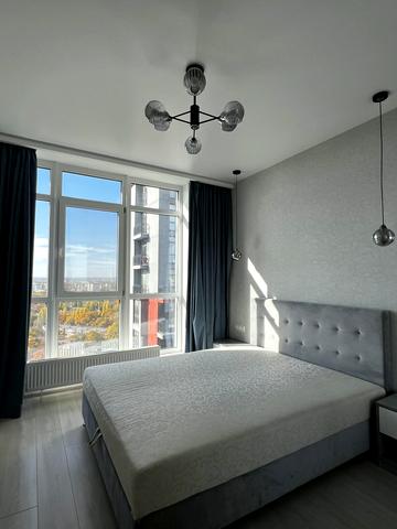 Академіка Філатова вул., 2