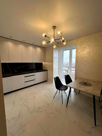 Отця Івана Блавацького вул., 1