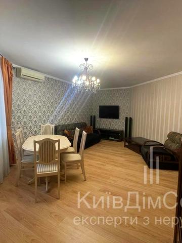 Почайнинська вул., 25/49