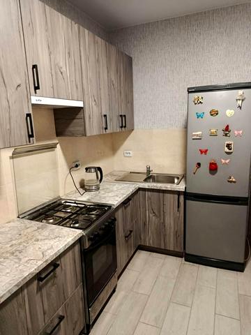 Одеська вул., 8