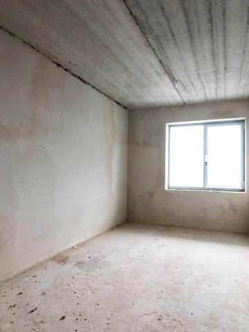 Молодіжна вул., 10