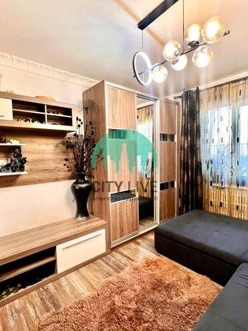 Володимира Івасюка вул., 42