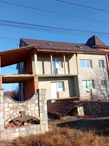 Продам гарний будинок.