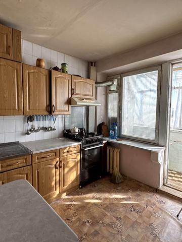 Липова Алея вул., 1