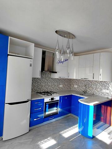 Коновальця вул., 23